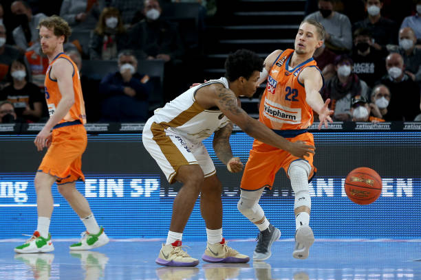 前冷静著称 前冷静著称